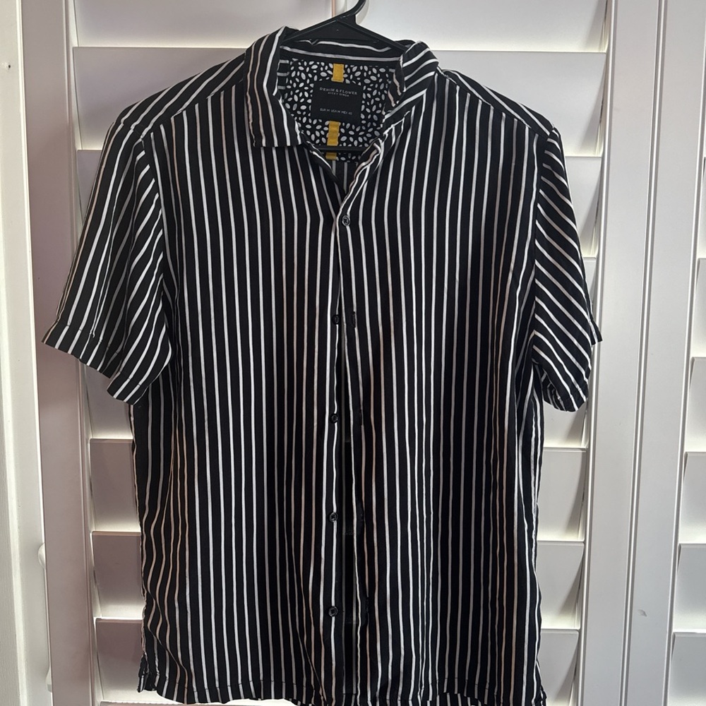 Denim & Flower Black and White Striped Casual Shirt